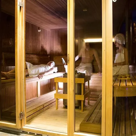Al Castello Wellness فندق 4*
